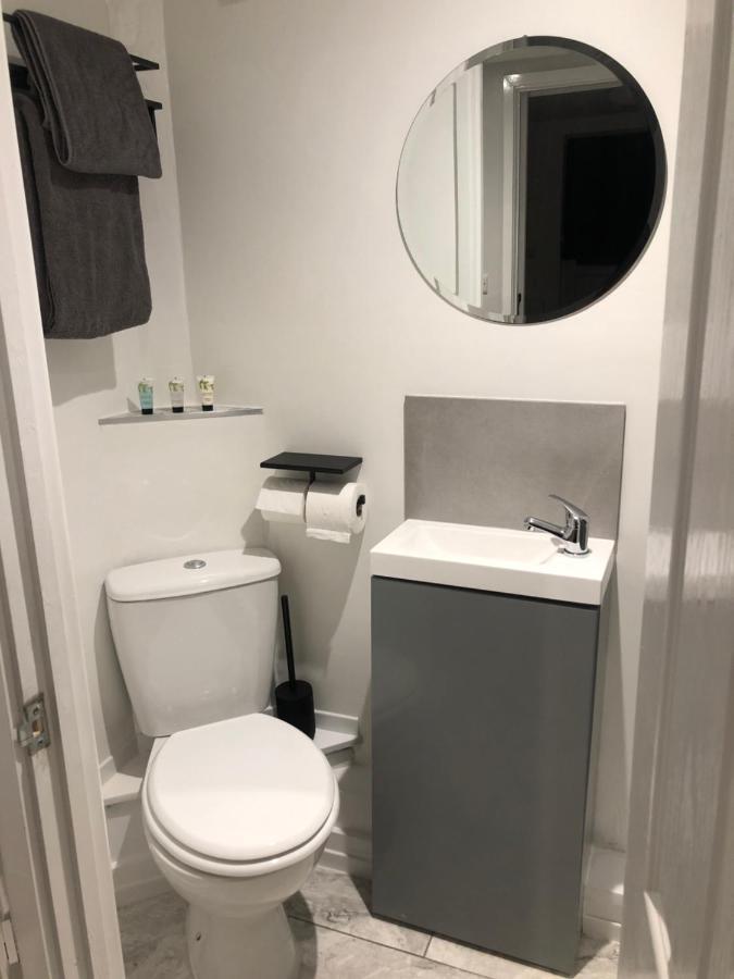 Exclusive Modern Decorated 1 Bedroom Detached Studio Newport  Bagian luar foto