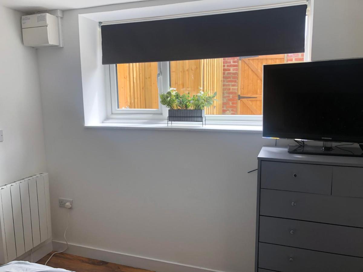 Exclusive Modern Decorated 1 Bedroom Detached Studio Newport  Bagian luar foto