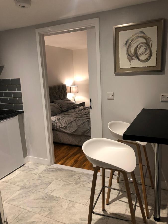 Exclusive Modern Decorated 1 Bedroom Detached Studio Newport  Bagian luar foto